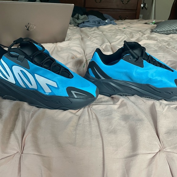 Yeezy700 Mnvn Yeezy Boost 700 Mnvn Bright Cyan Mnvn Bright Cyan